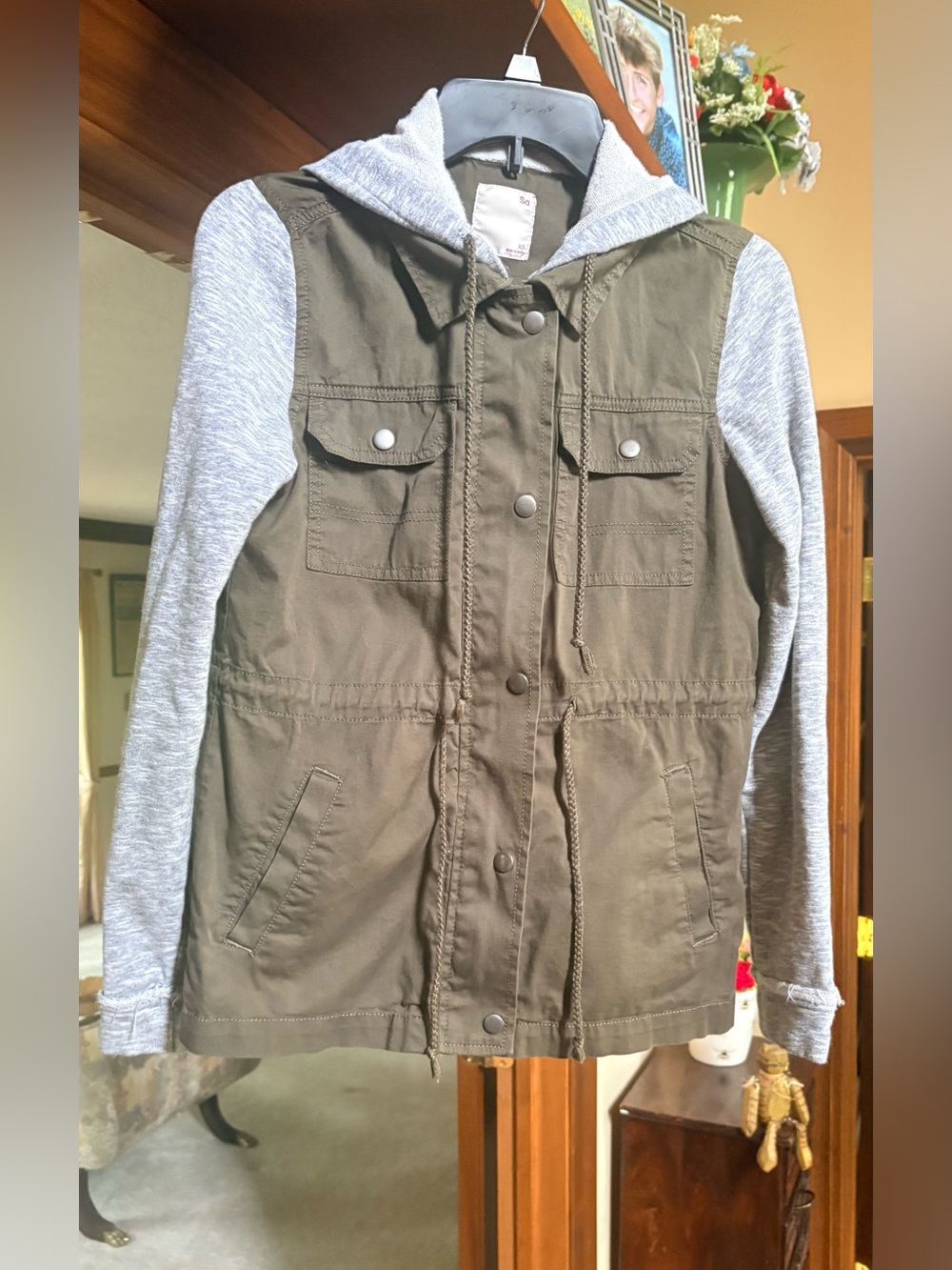 Olive Utility Jacket with Heather Gray Hoodie Sleeves Ladies XS super cute
